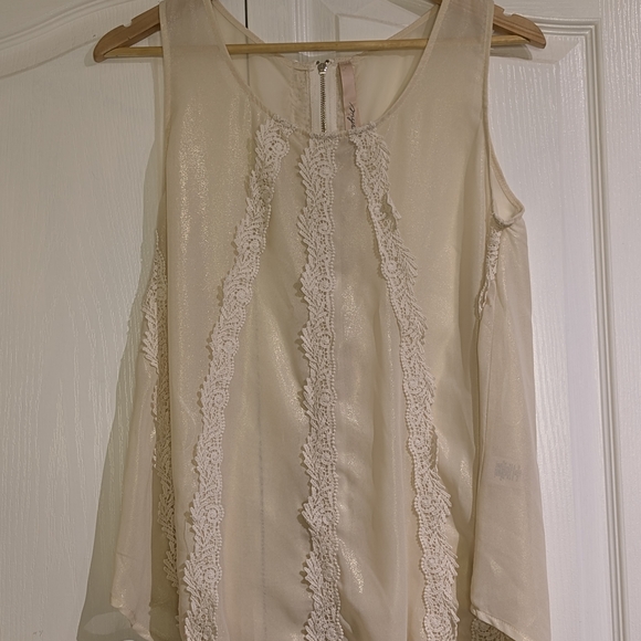 Mystree Cream Lace Accent Women's Blouse - Picture 1 of 5